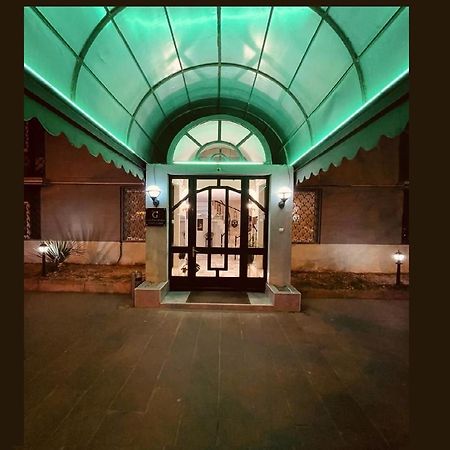 Hotel Grand Tbilisi Exteriör bild