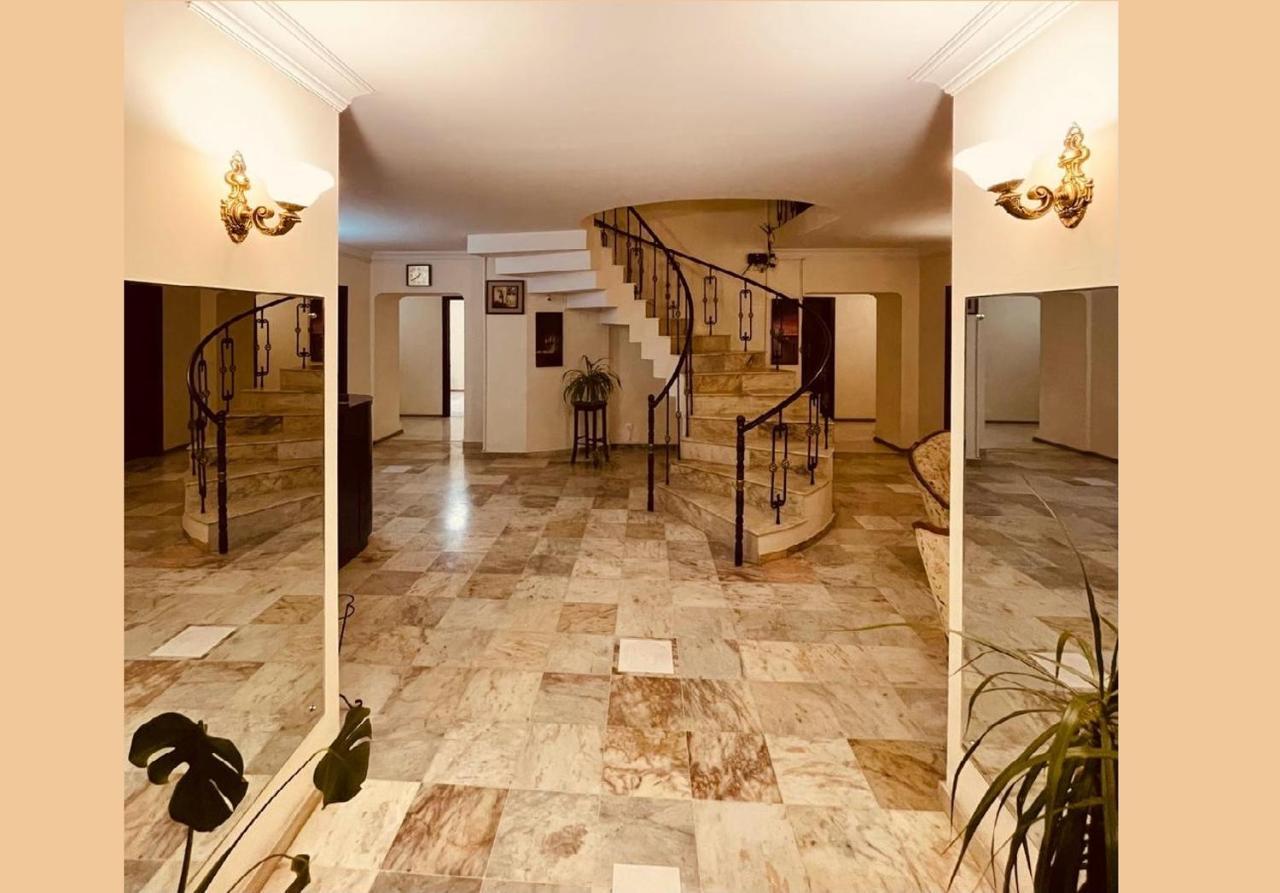 Hotel Grand Tbilisi Exteriör bild