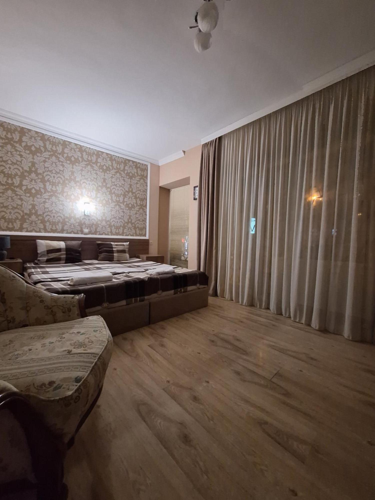 Hotel Grand Tbilisi Exteriör bild